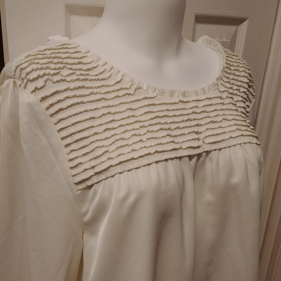 NWT Gibson Latimer Cream Long Sleeve Detailed Blouse - Picture 3 of 11